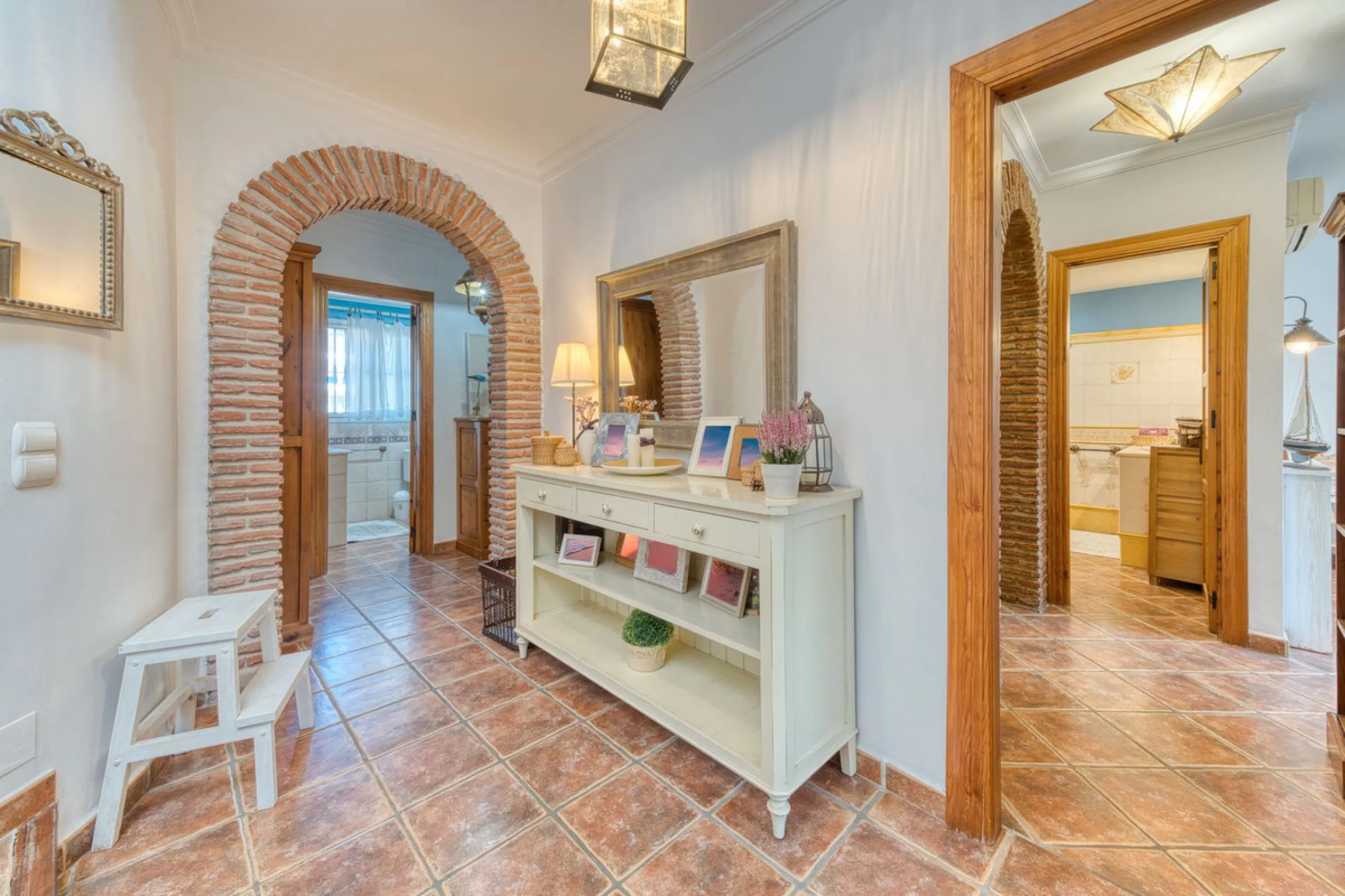 Welcome to this beautiful family home in Los Boliches! This property perfectly combines comfort, style, and location.