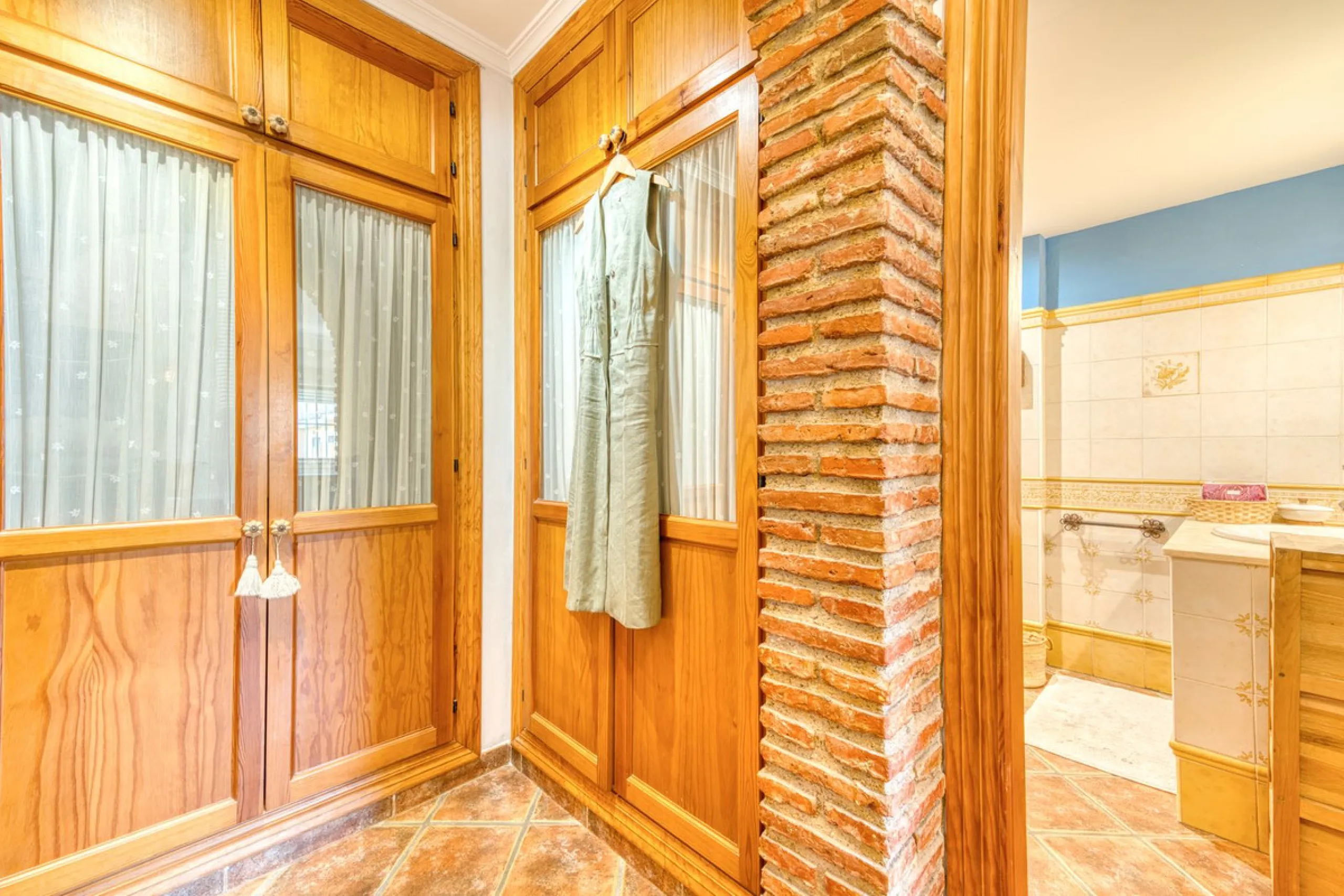Welcome to this beautiful family home in Los Boliches! This property perfectly combines comfort, style, and location.