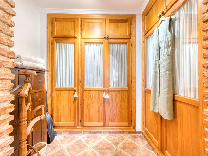 Welcome to this beautiful family home in Los Boliches! This property perfectly combines comfort, style, and location.