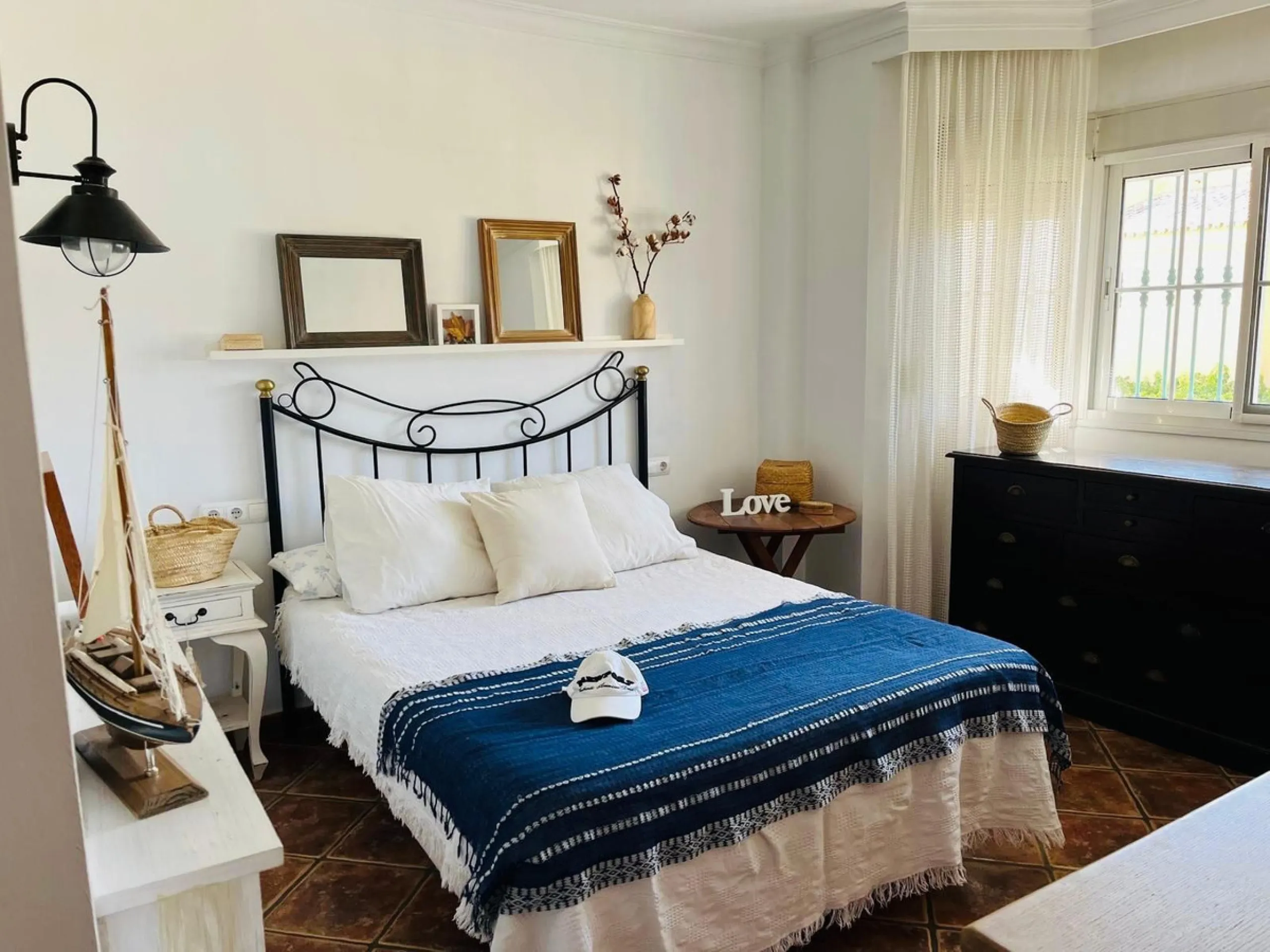 Welcome to this beautiful family home in Los Boliches! This property perfectly combines comfort, style, and location.