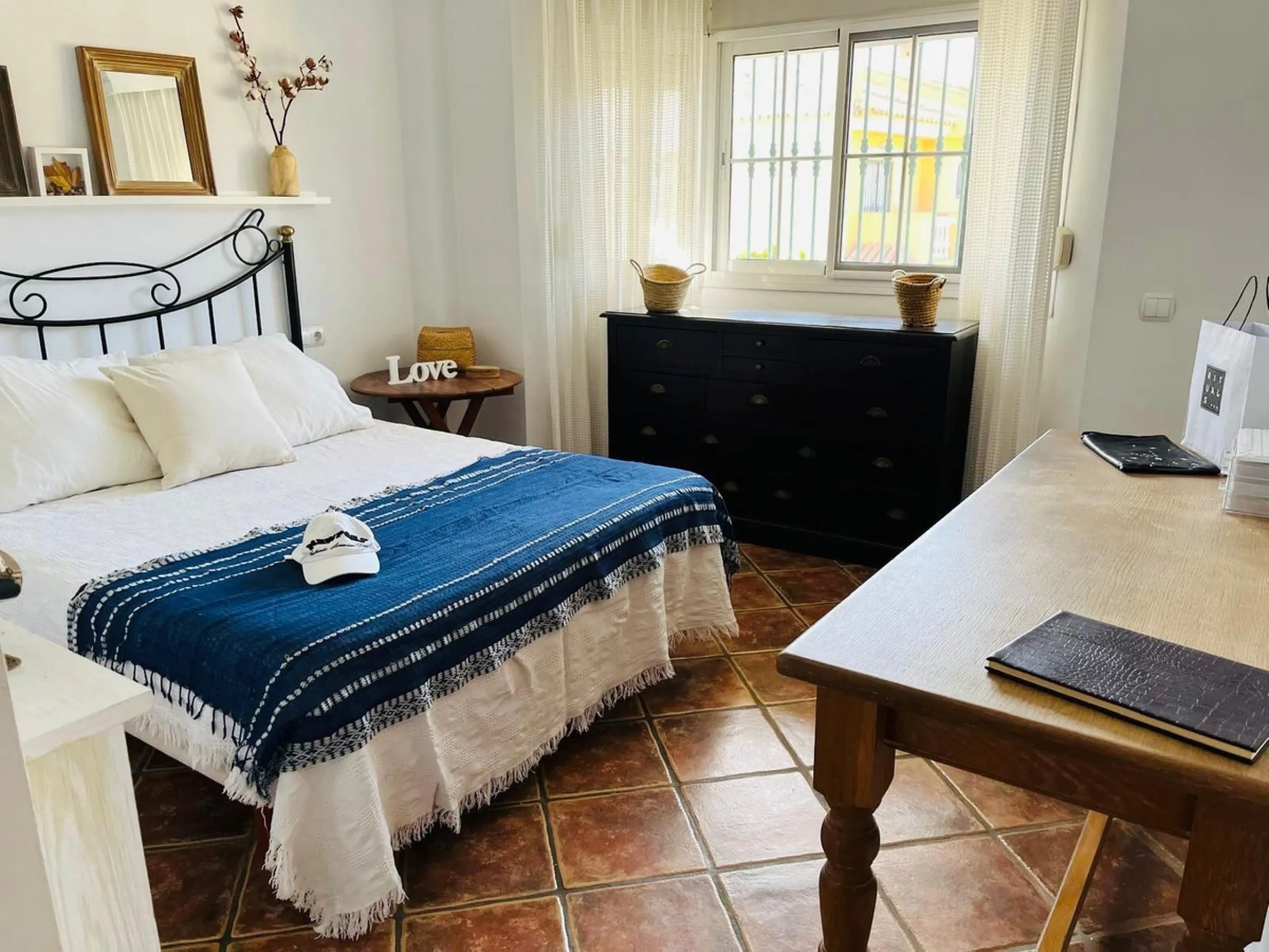 Welcome to this beautiful family home in Los Boliches! This property perfectly combines comfort, style, and location.