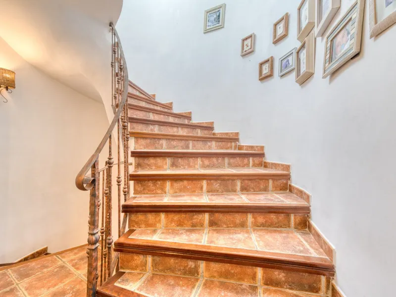 Welcome to this beautiful family home in Los Boliches! This property perfectly combines comfort, style, and location.