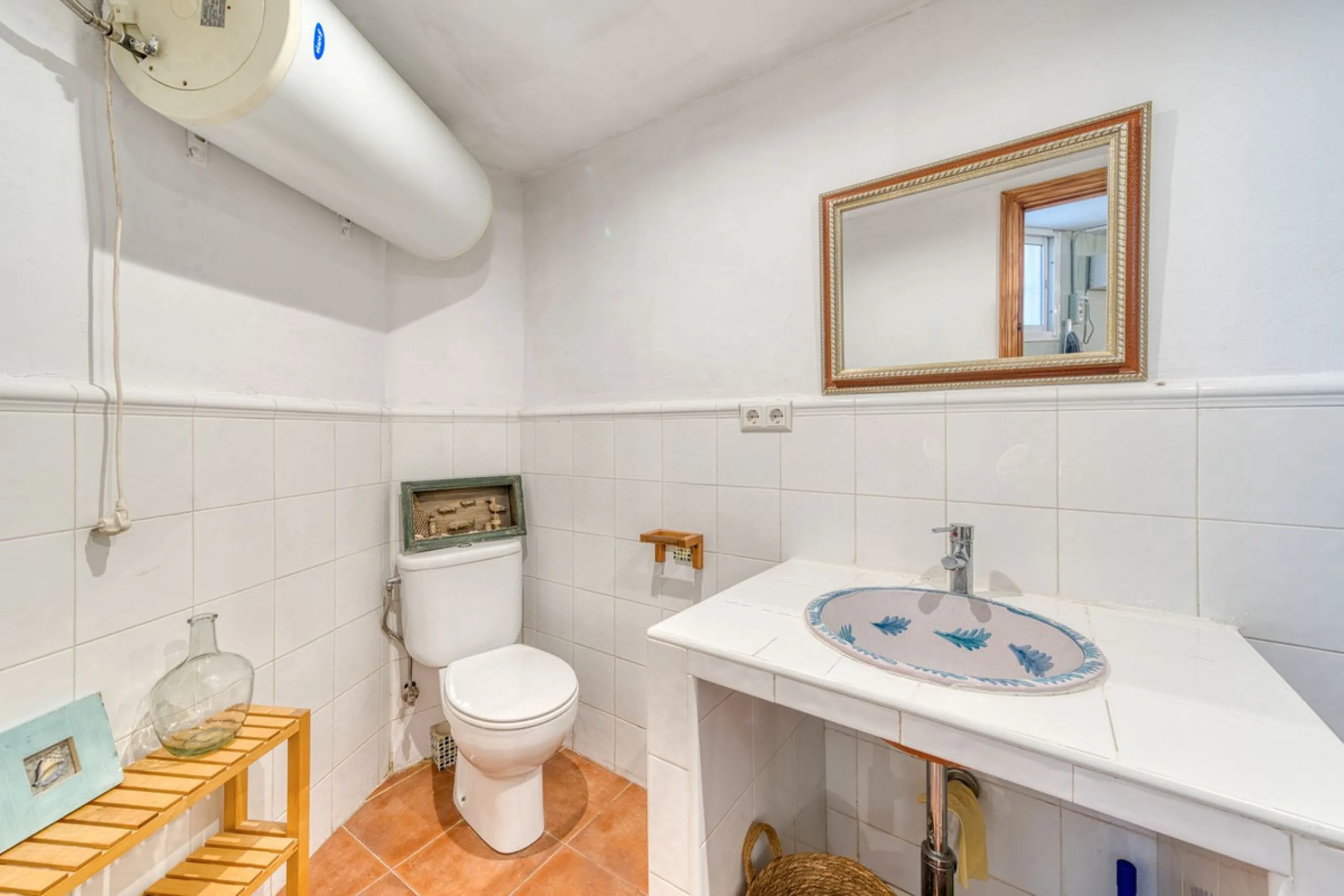 Welcome to this beautiful family home in Los Boliches! This property perfectly combines comfort, style, and location.