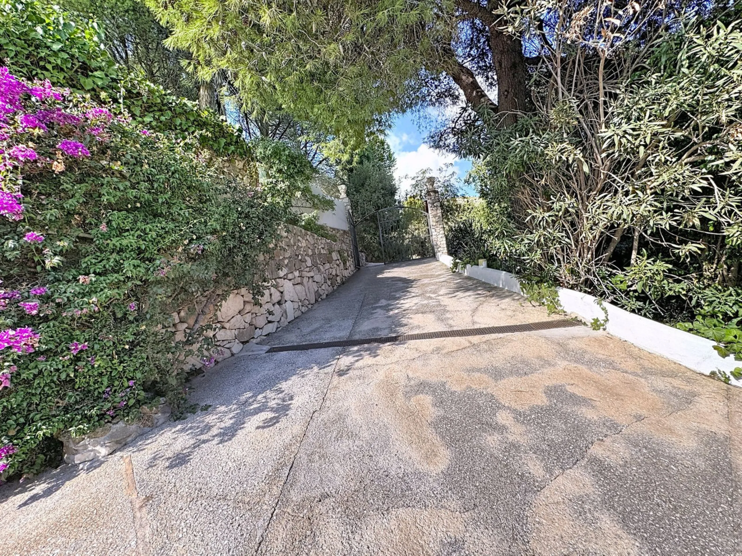 Charming Andalusian Villa with Panoramic Sea Views in Urbanisation Santa Rosa, Mijas