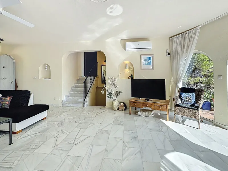 Charming Andalusian Villa with Panoramic Sea Views in Urbanisation Santa Rosa, Mijas