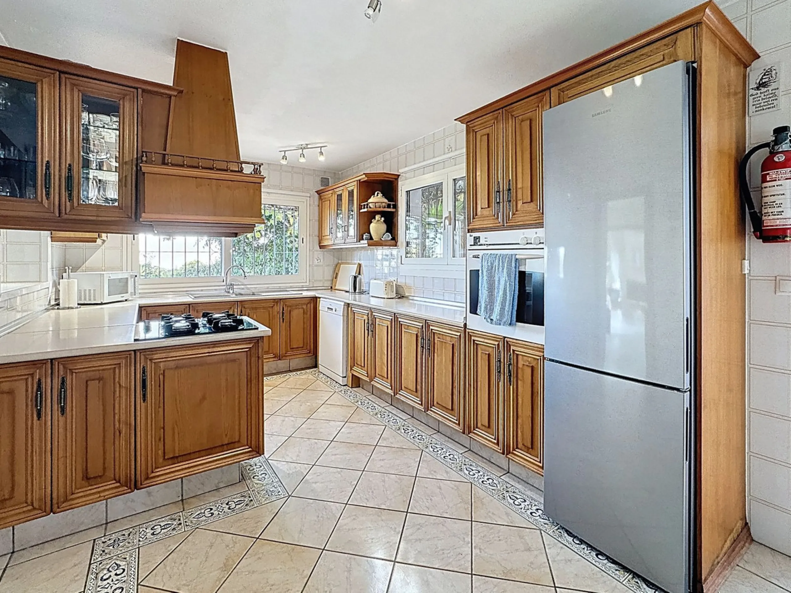 Charming Andalusian Villa with Panoramic Sea Views in Urbanisation Santa Rosa, Mijas