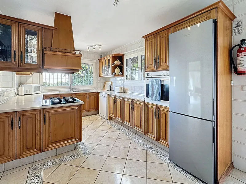 Charming Andalusian Villa with Panoramic Sea Views in Urbanisation Santa Rosa, Mijas