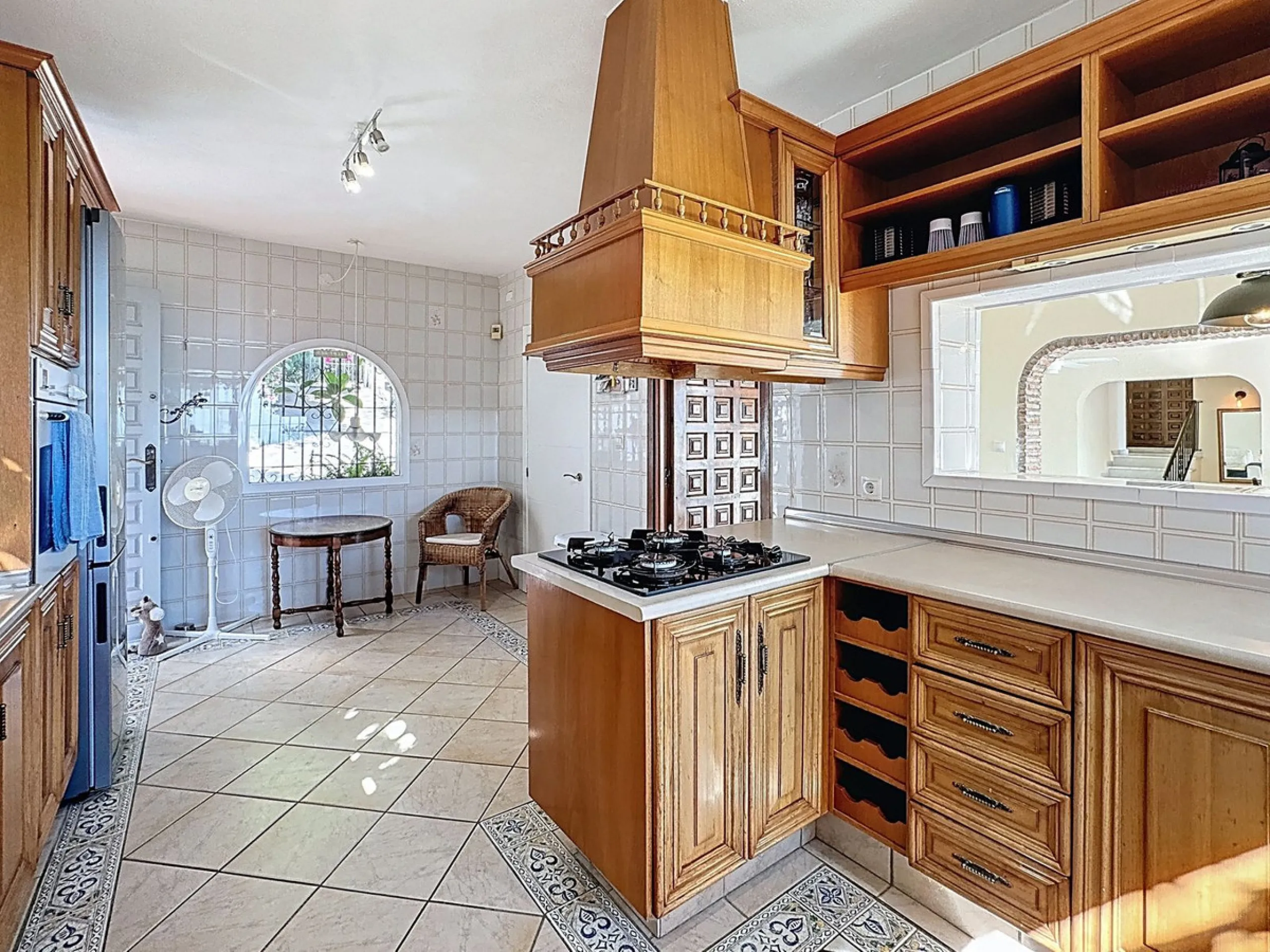 Charming Andalusian Villa with Panoramic Sea Views in Urbanisation Santa Rosa, Mijas