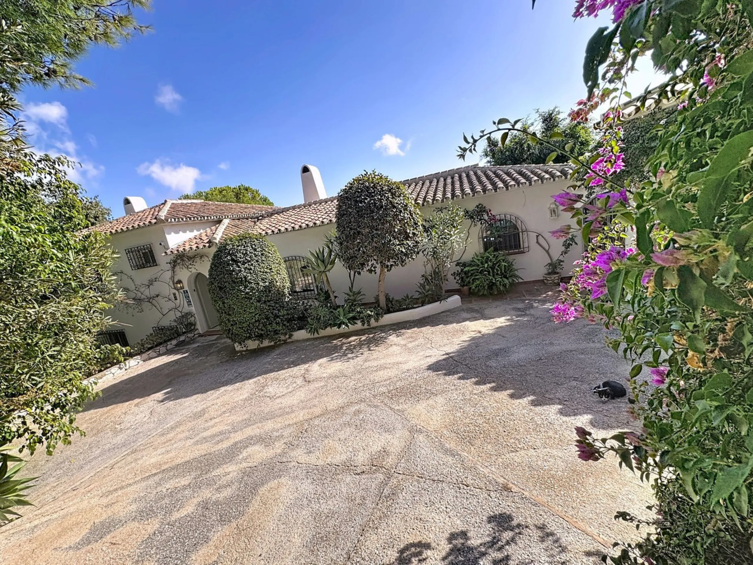 Charming Andalusian Villa with Panoramic Sea Views in Urbanisation Santa Rosa, Mijas