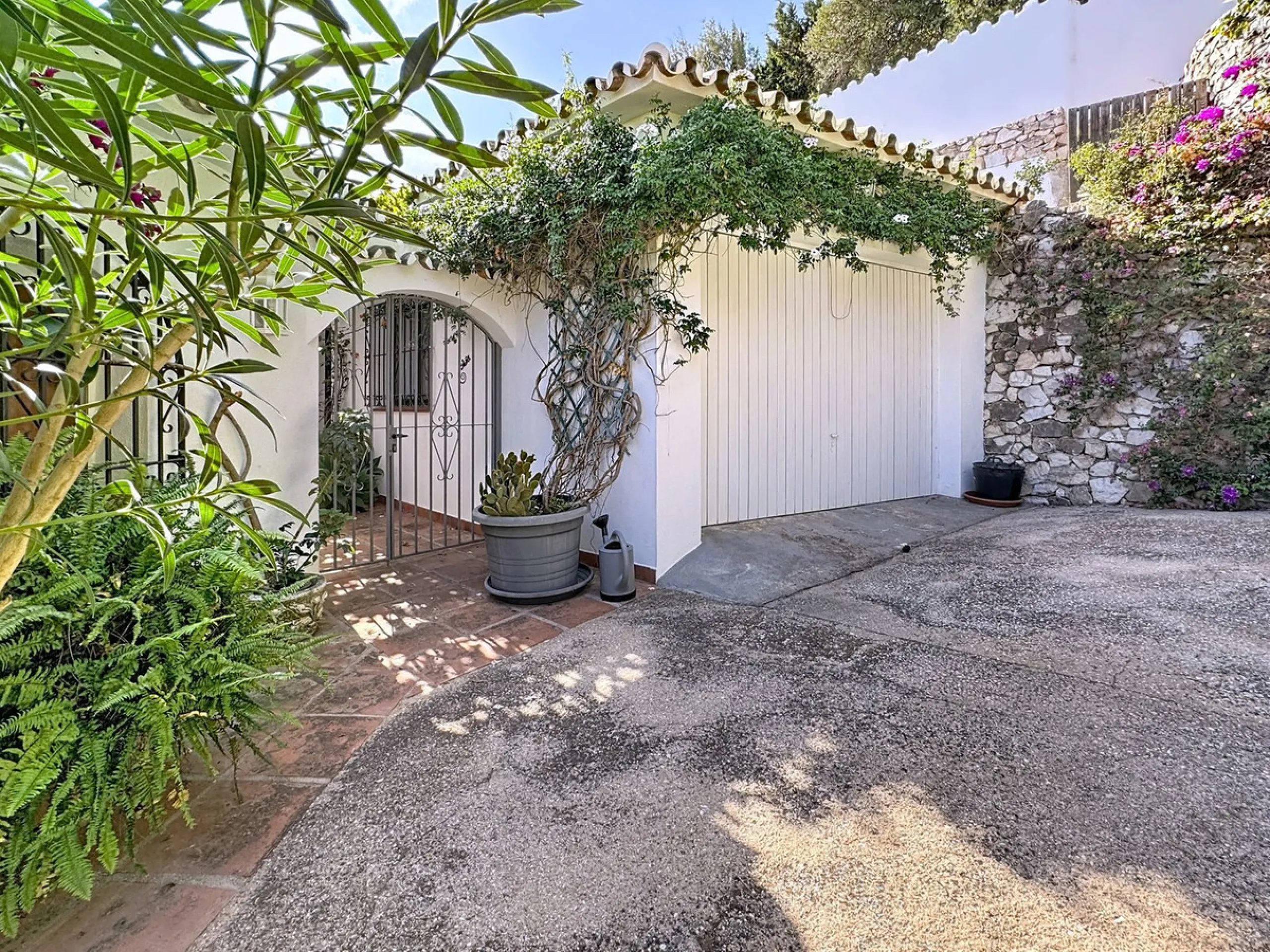 Charming Andalusian Villa with Panoramic Sea Views in Urbanisation Santa Rosa, Mijas