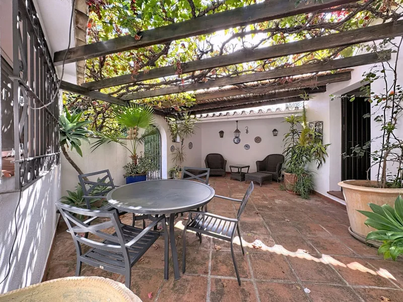 Charming Andalusian Villa with Panoramic Sea Views in Urbanisation Santa Rosa, Mijas