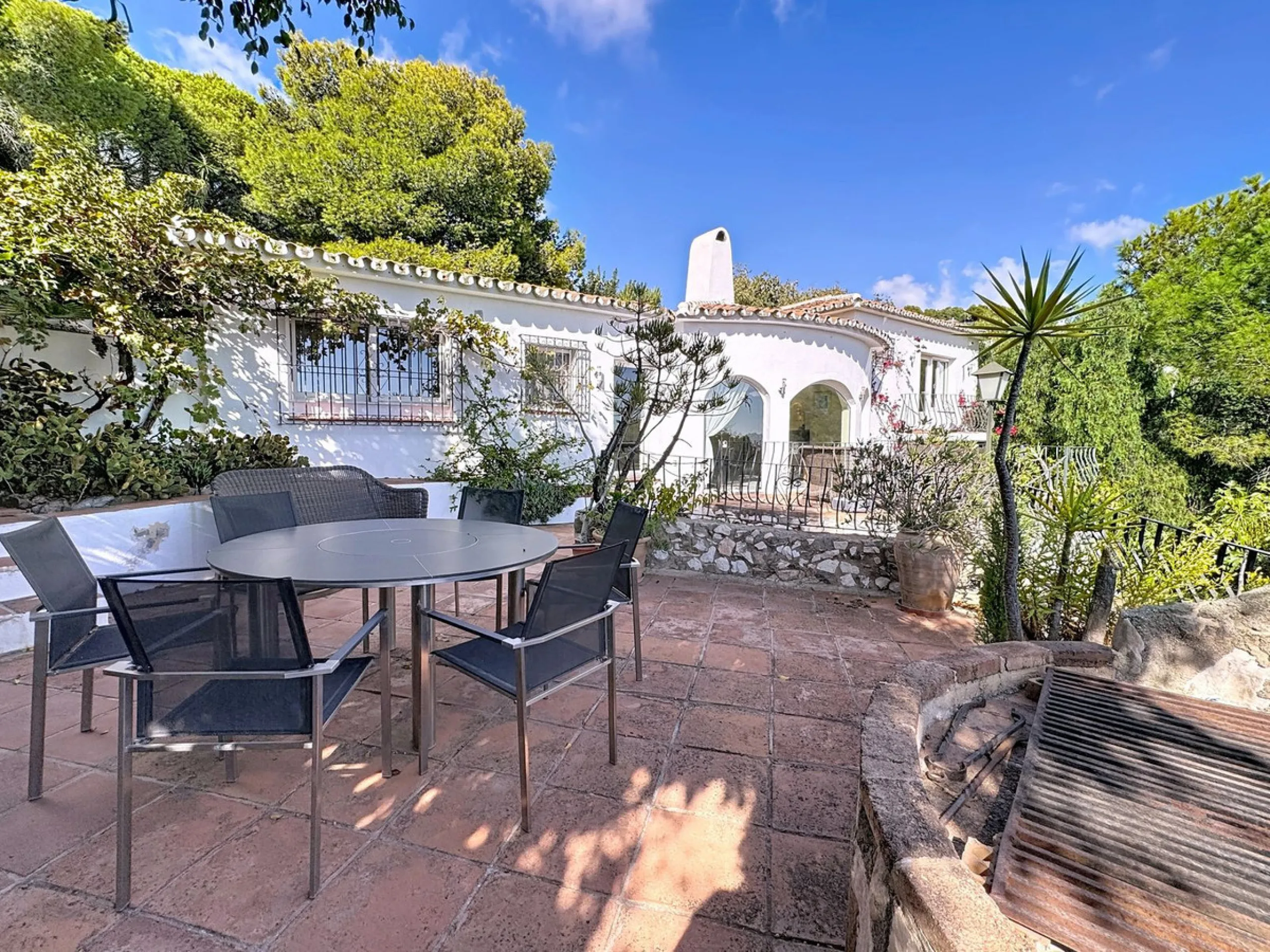 Charming Andalusian Villa with Panoramic Sea Views in Urbanisation Santa Rosa, Mijas