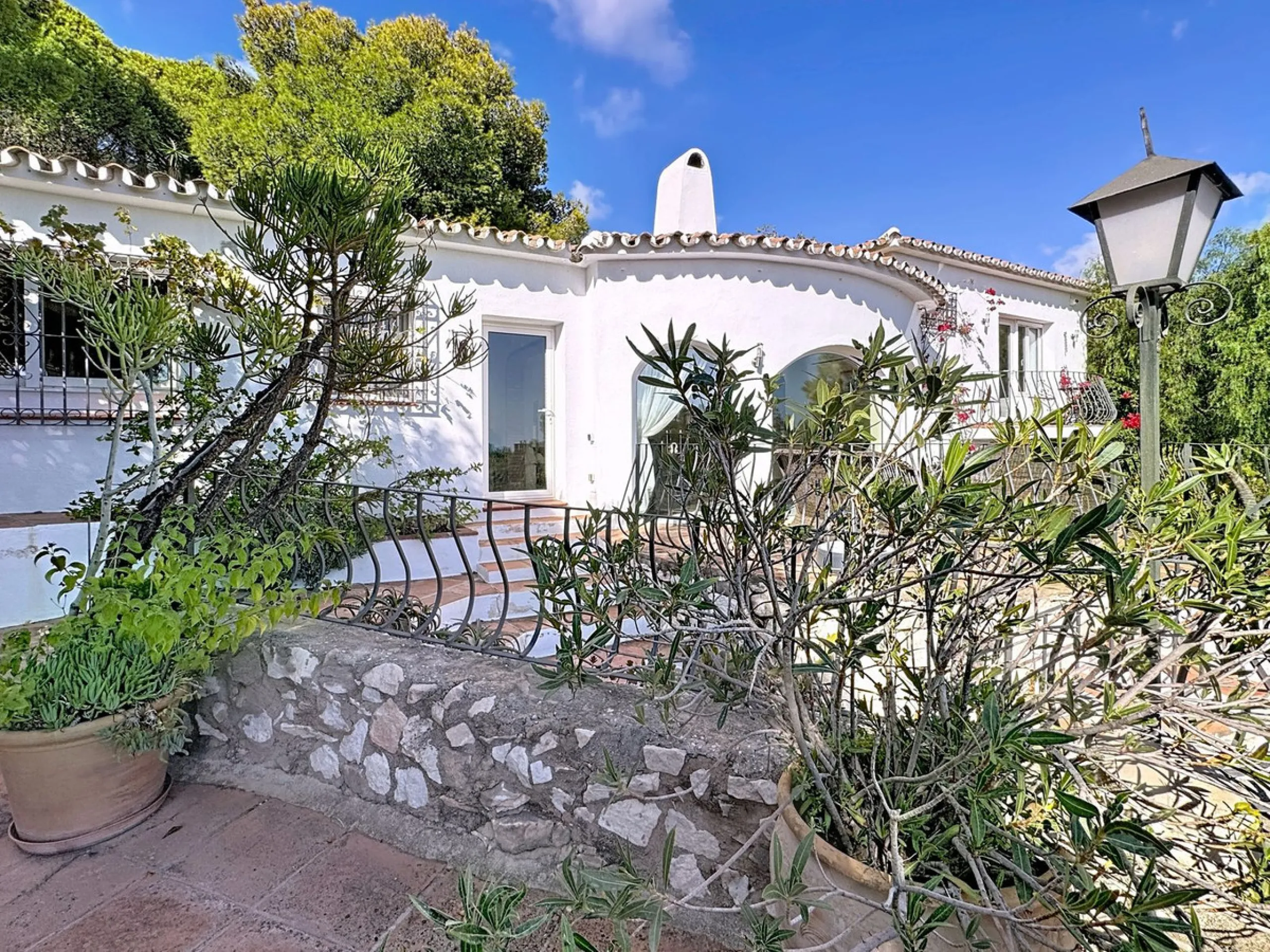 Charming Andalusian Villa with Panoramic Sea Views in Urbanisation Santa Rosa, Mijas