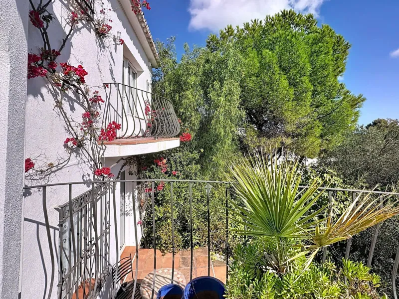 Charming Andalusian Villa with Panoramic Sea Views in Urbanisation Santa Rosa, Mijas