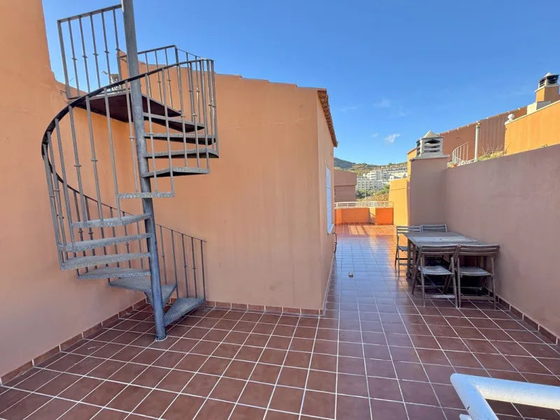 BEST BUY ALERT (Massively Reduced) - 2 bed, 2 bath penthouse in Mijas Costa with enormous 150m2 wrap around terrace / solarium, all with beautiful panoramic sea views.