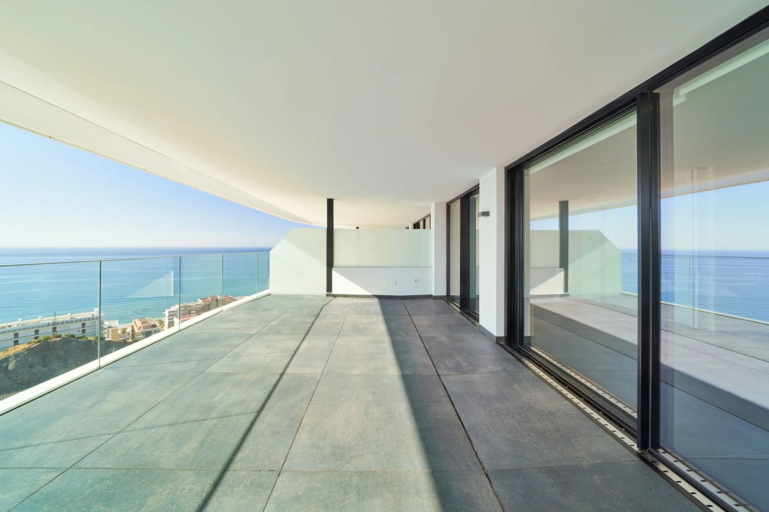Now available: newly completed luxury residence in Reserva del Higuerón – ready for immediate viewing