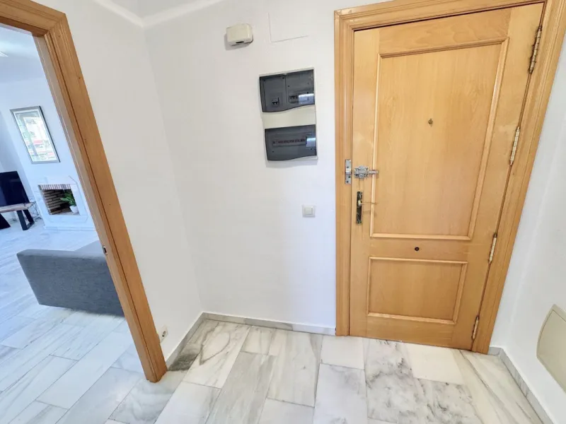 BEST BUY ALERT (Massively Reduced) - 2 bed, 2 bath penthouse in Mijas Costa with enormous 150m2 wrap around terrace / solarium, all with beautiful panoramic sea views.