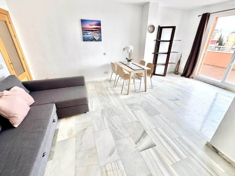 BEST BUY ALERT (Massively Reduced) - 2 bed, 2 bath penthouse in Mijas Costa with enormous 150m2 wrap around terrace / solarium, all with beautiful panoramic sea views.