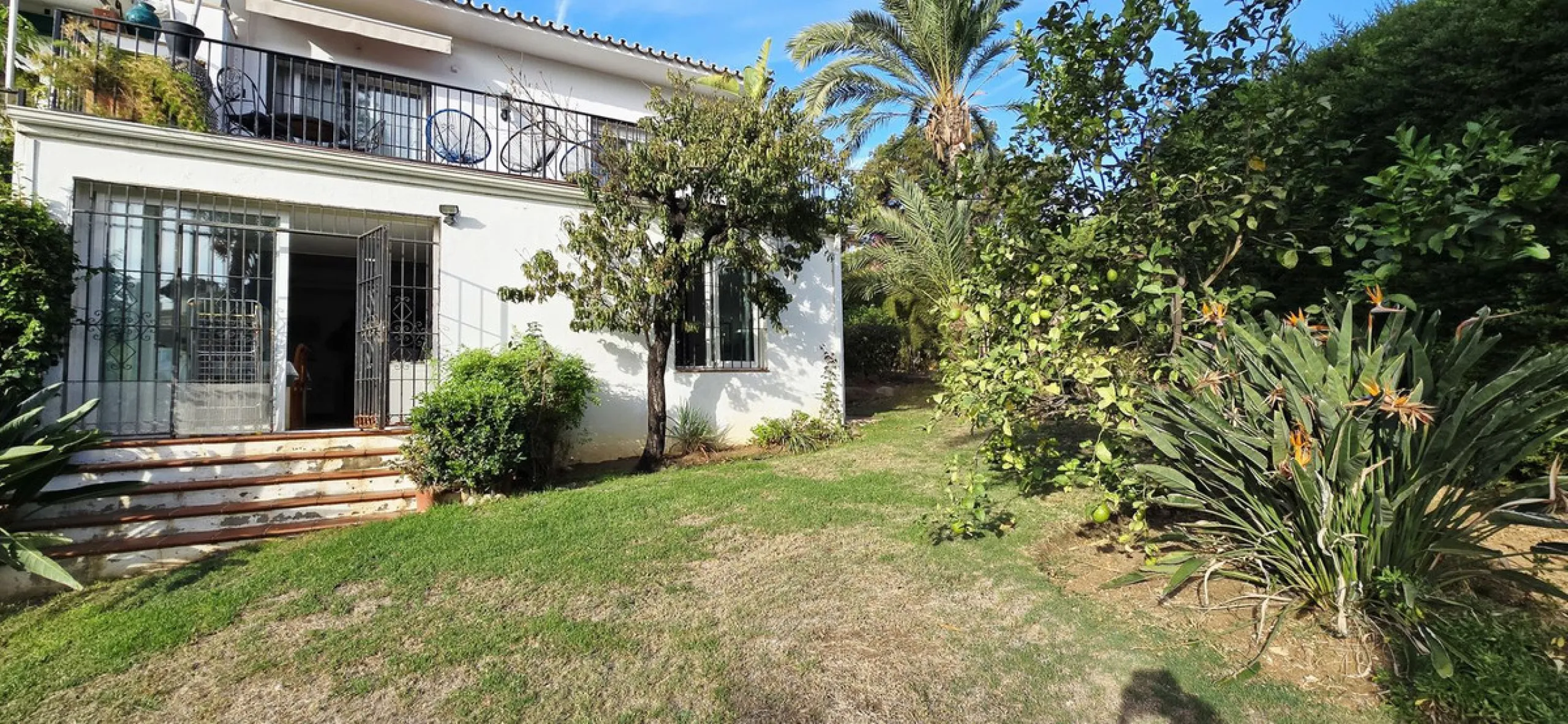 Apartment - Ground Floor Apartment в продаже в Marbella, Málaga. В доме 3 спален и 1 ванных комнат. Площадь дома 87 м²