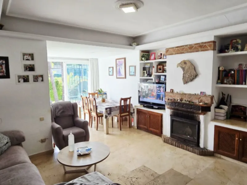 Apartment - Ground Floor Apartment в продаже в Marbella, Málaga. В доме 3 спален и 1 ванных комнат. Площадь дома 87 м²