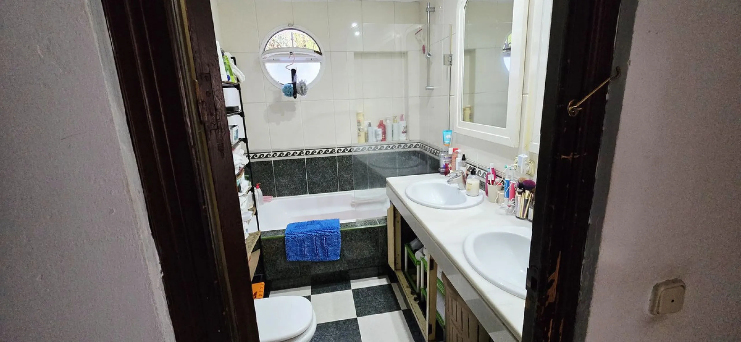 Apartment - Ground Floor Apartment в продаже в Marbella, Málaga. В доме 3 спален и 1 ванных комнат. Площадь дома 87 м²