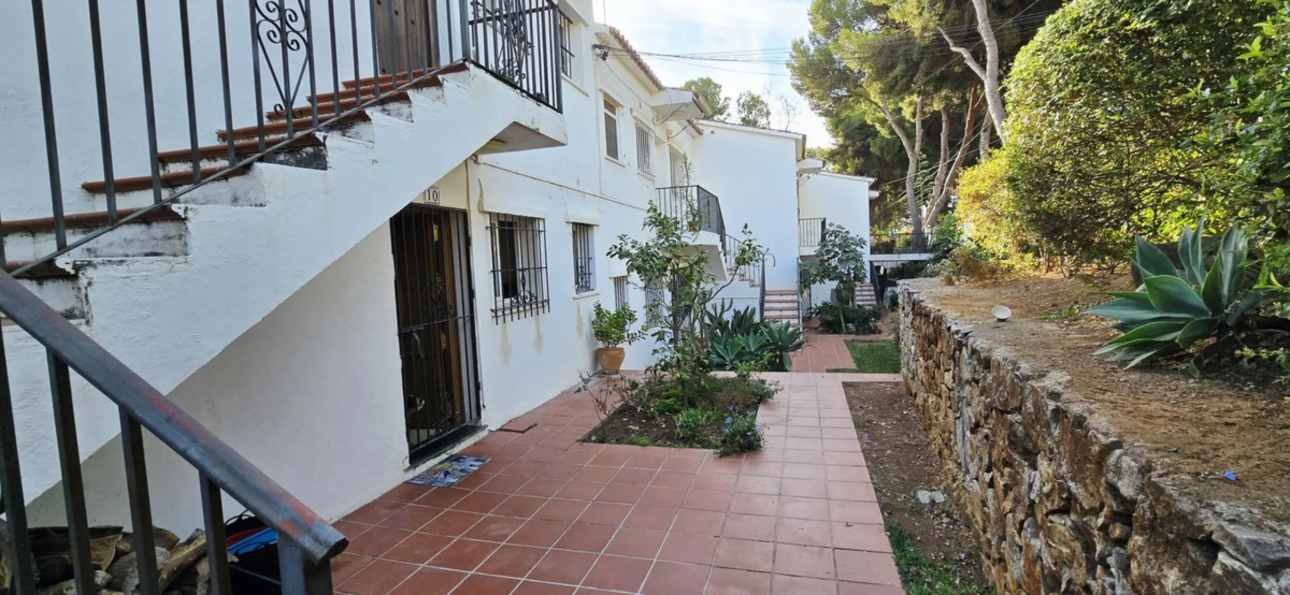 Apartment - Ground Floor Apartment в продаже в Marbella, Málaga. В доме 3 спален и 1 ванных комнат. Площадь дома 87 м²