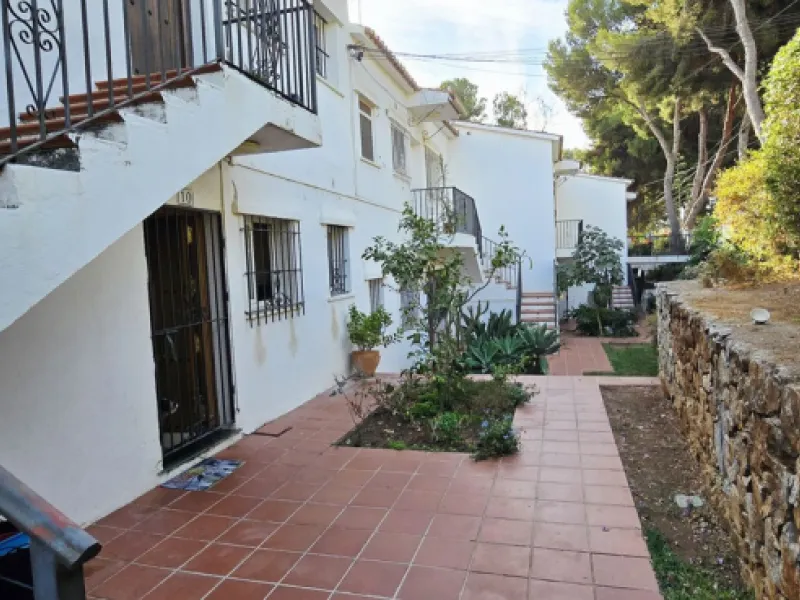 Apartment - Ground Floor Apartment в продаже в Marbella, Málaga. В доме 3 спален и 1 ванных комнат. Площадь дома 87 м²