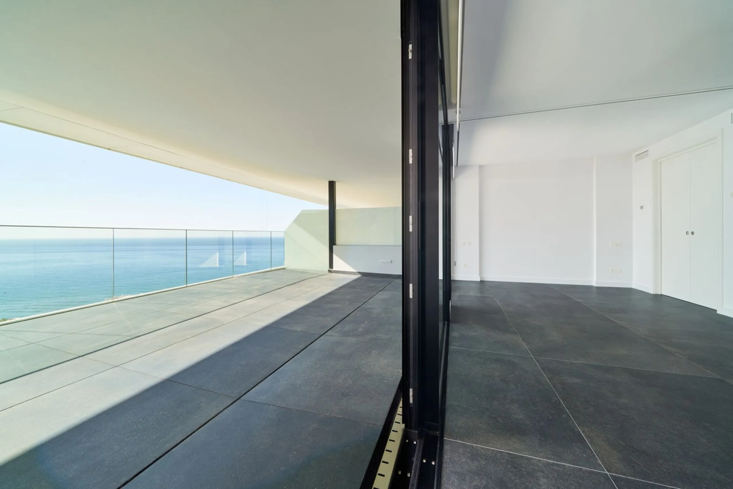Now available: newly completed luxury residence in Reserva del Higuerón – ready for immediate viewing