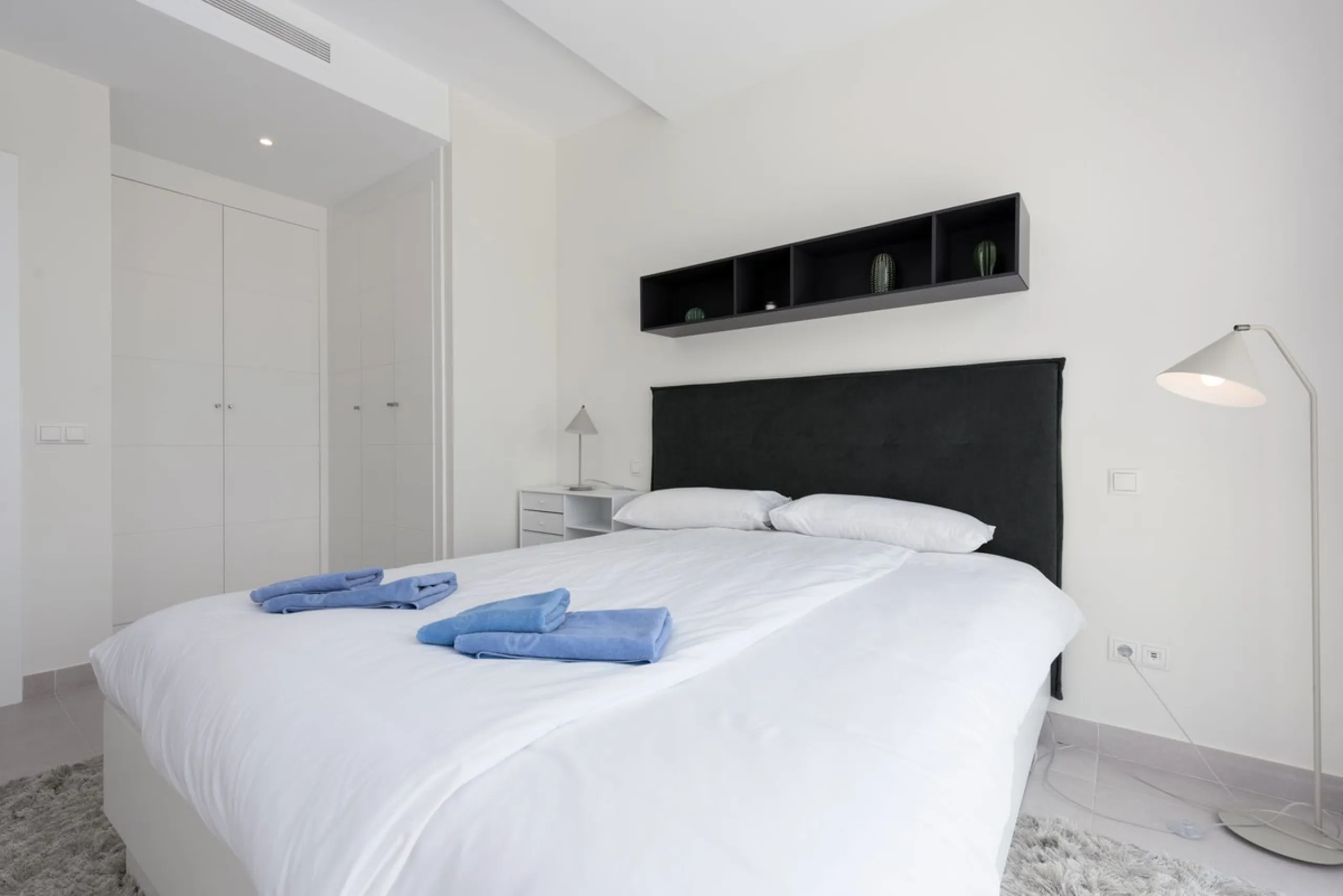 Luxurious Duplex Penthouse with Breathtaking Views in Mirador de Estepona Golf
