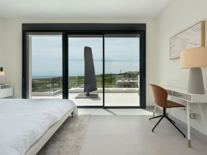 Luxurious Duplex Penthouse with Breathtaking Views in Mirador de Estepona Golf