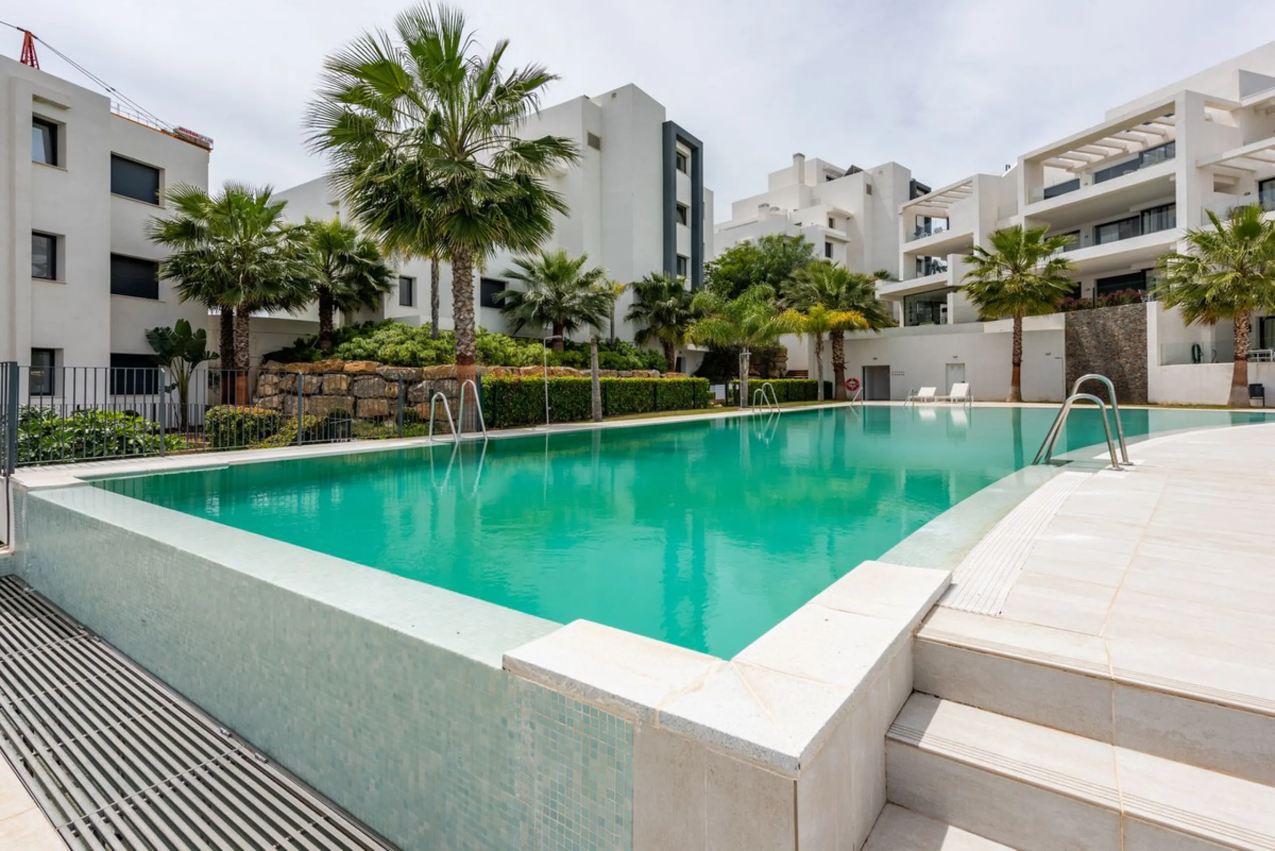Luxurious Duplex Penthouse with Breathtaking Views in Mirador de Estepona Golf