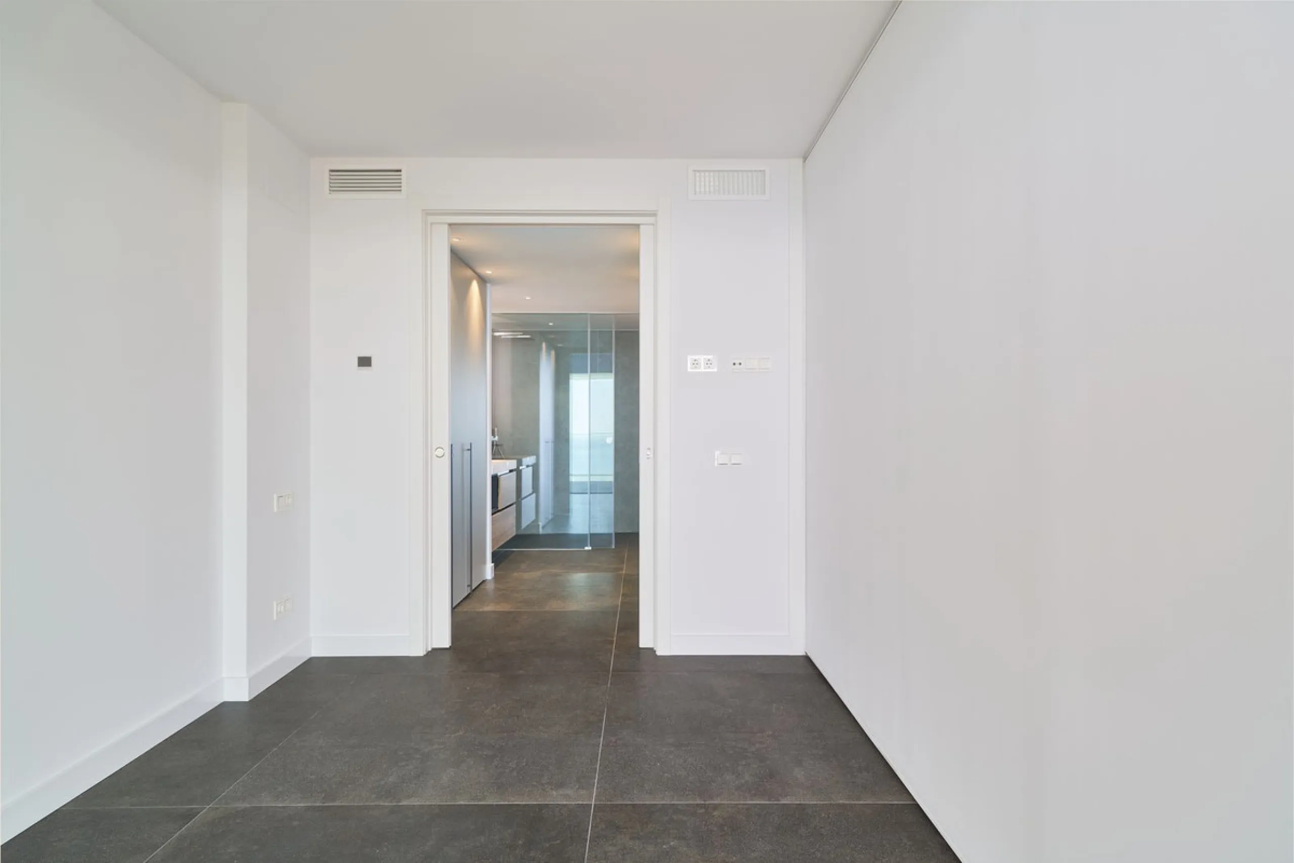 Now available: newly completed luxury residence in Reserva del Higuerón – ready for immediate viewing