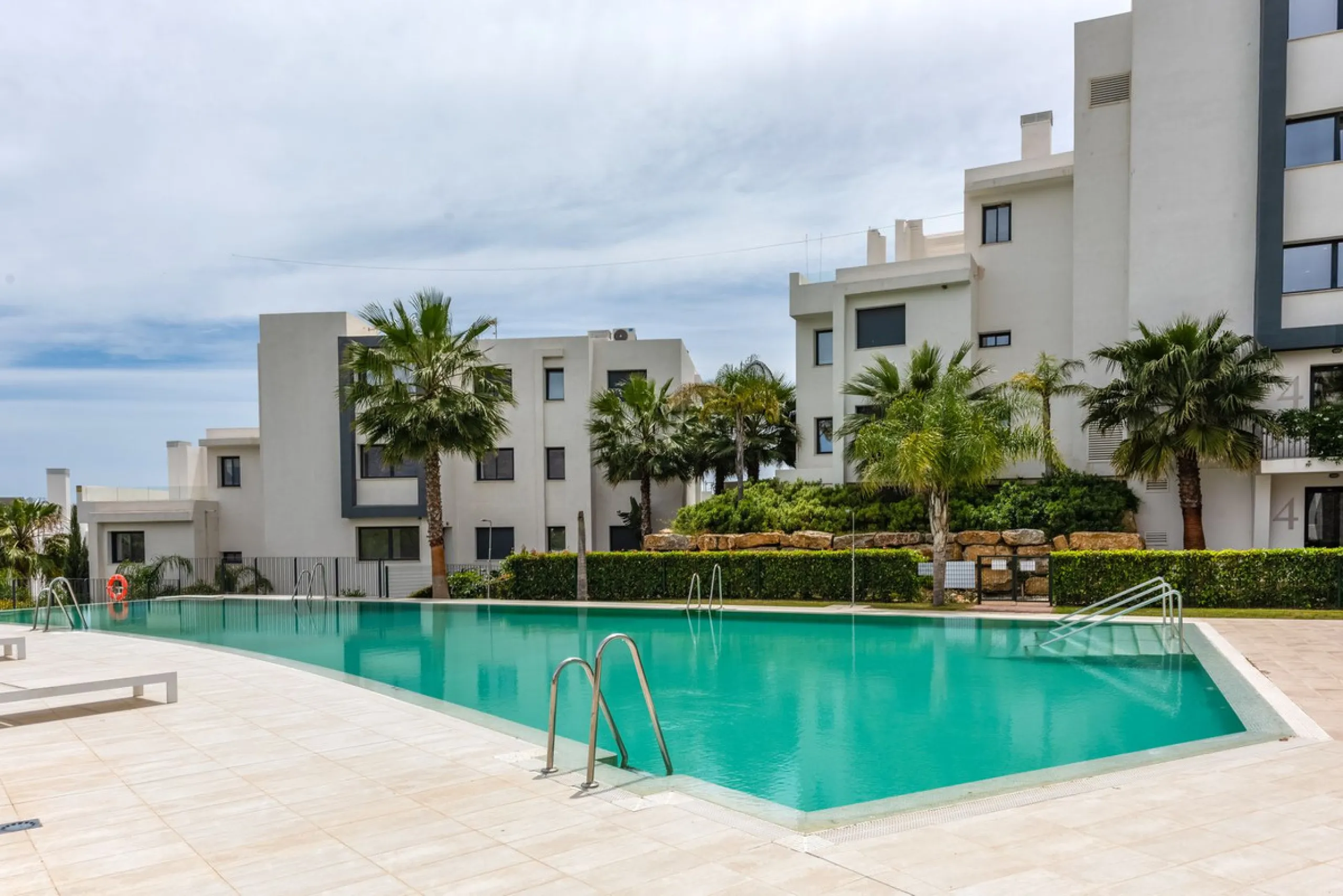 Luxurious Duplex Penthouse with Breathtaking Views in Mirador de Estepona Golf