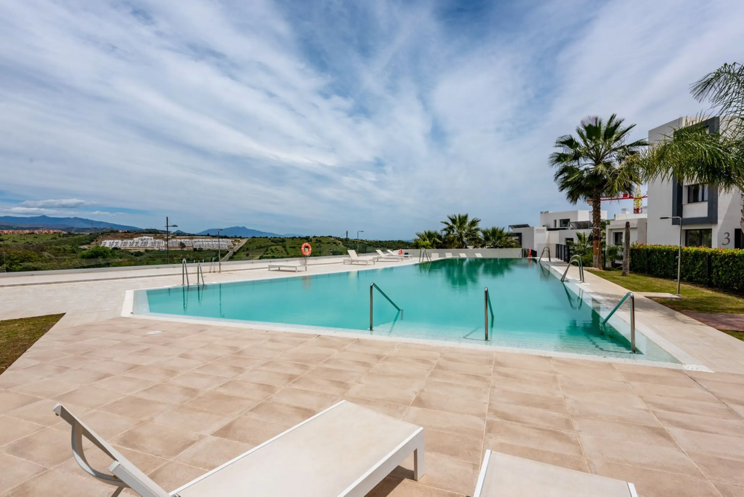 Luxurious Duplex Penthouse with Breathtaking Views in Mirador de Estepona Golf