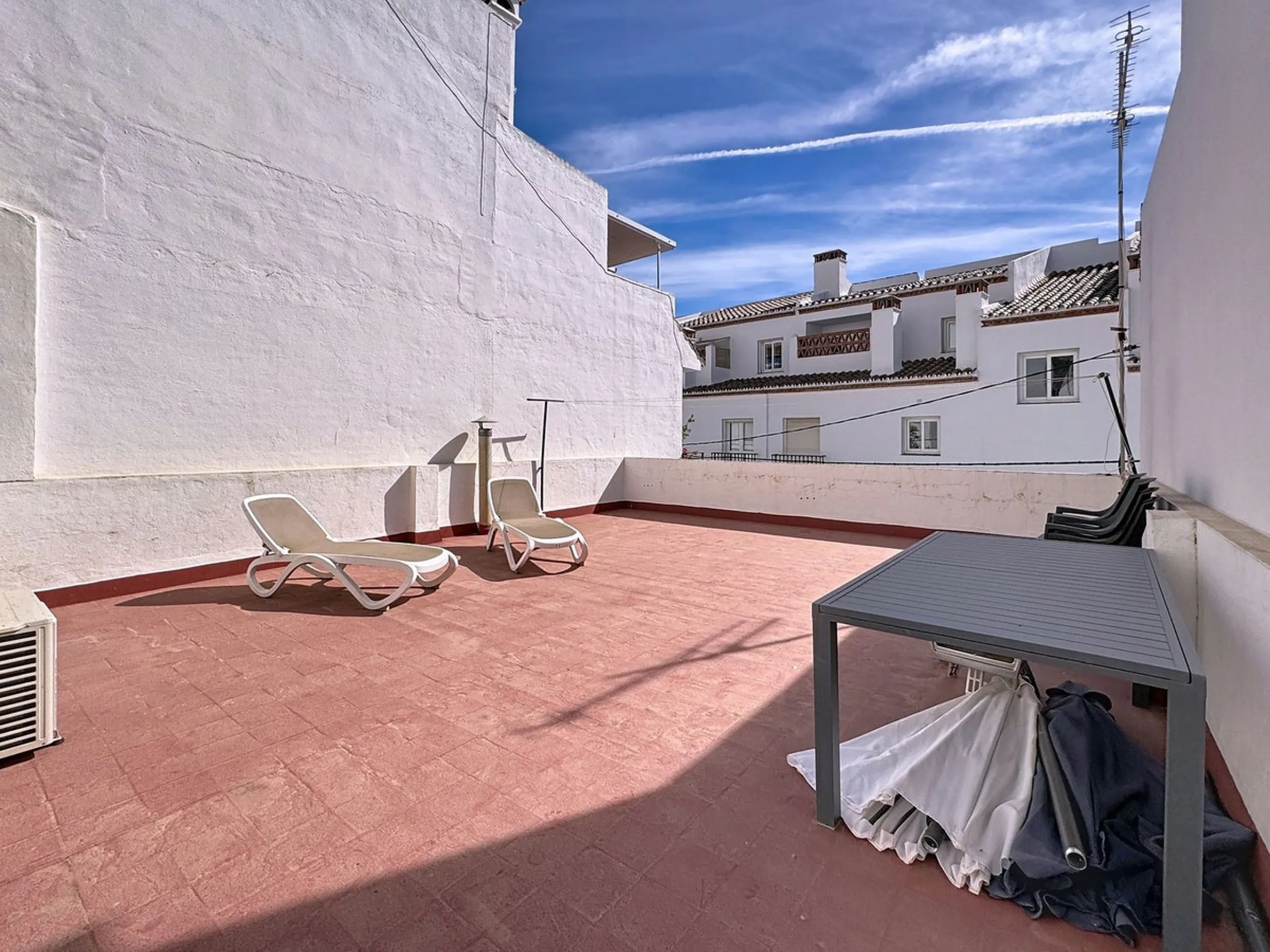 Elegant Townhouse with Terraces, Patio Access, and Expansion Possibilities in Mijas Pueblo