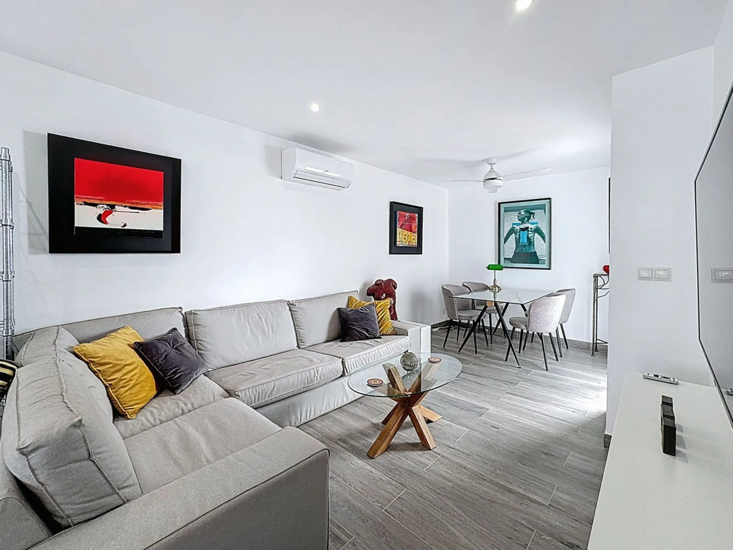 Elegant Townhouse with Terraces, Patio Access, and Expansion Possibilities in Mijas Pueblo
