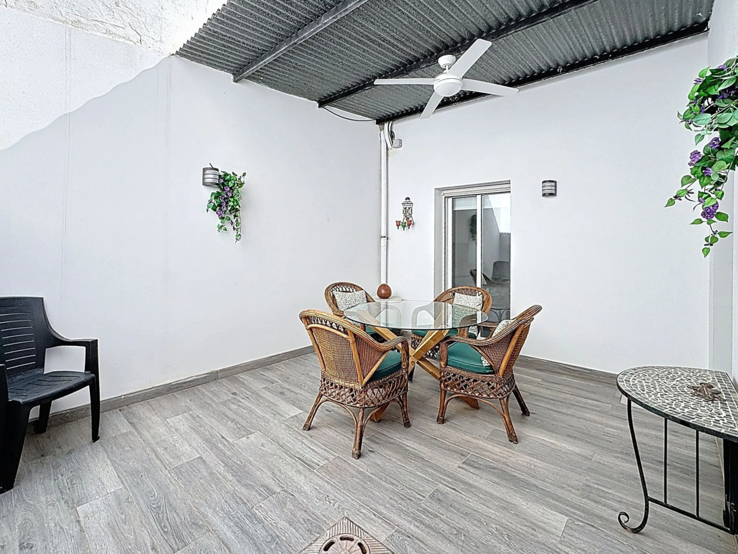 Elegant Townhouse with Terraces, Patio Access, and Expansion Possibilities in Mijas Pueblo