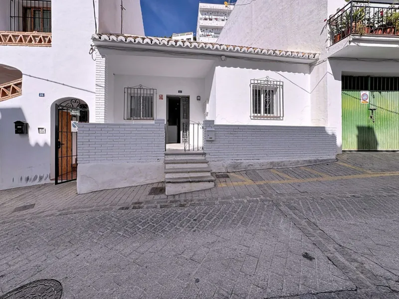 Elegant Townhouse with Terraces, Patio Access, and Expansion Possibilities in Mijas Pueblo