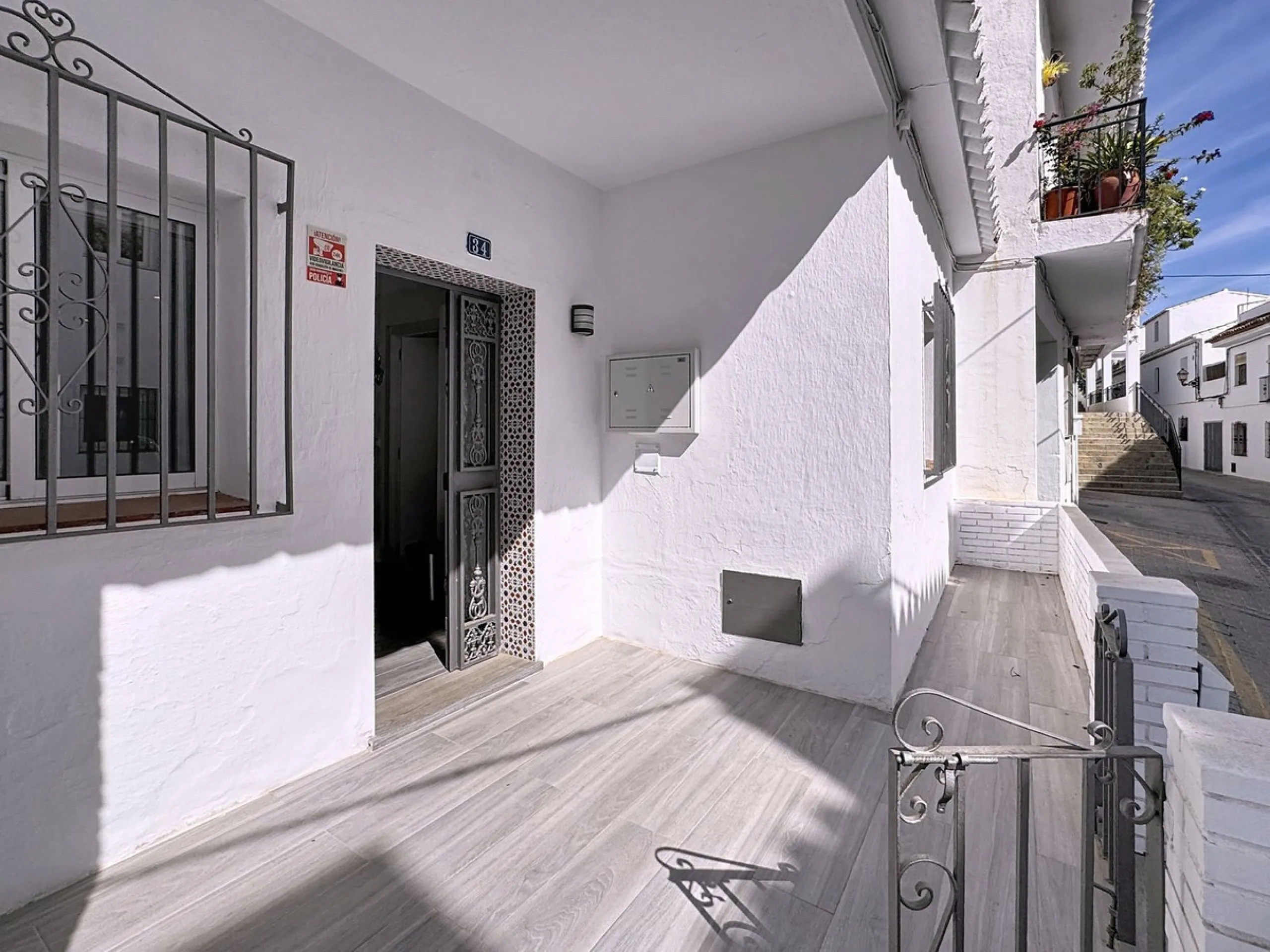 Elegant Townhouse with Terraces, Patio Access, and Expansion Possibilities in Mijas Pueblo