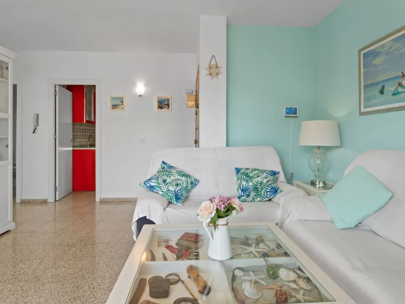 Apartment - Top Floor Apartment в продаже в Fuengirola, Málaga. В доме 3 спален и 1 ванных комнат. Площадь дома 87 м²