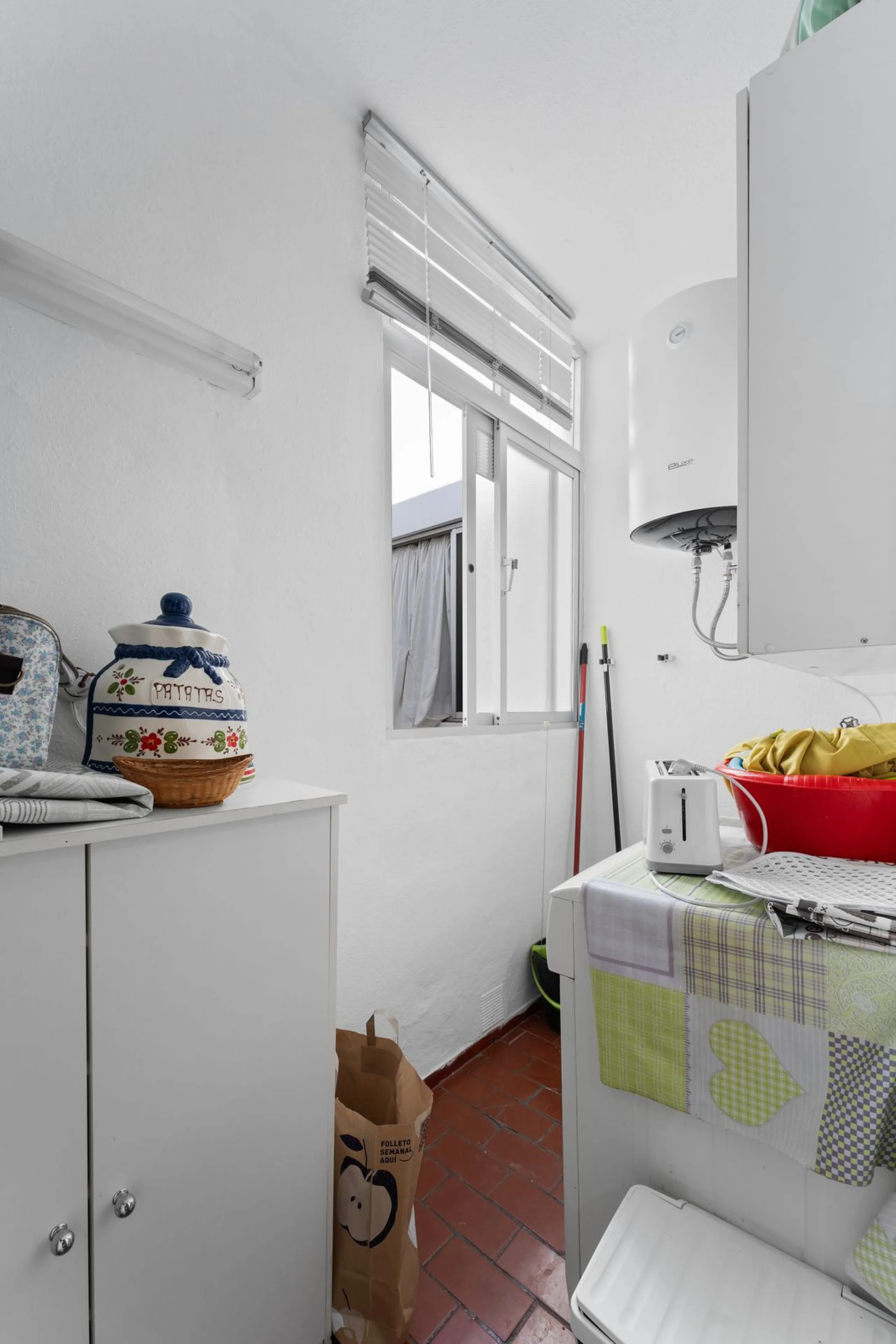 Apartment - Top Floor Apartment в продаже в Fuengirola, Málaga. В доме 3 спален и 1 ванных комнат. Площадь дома 87 м²