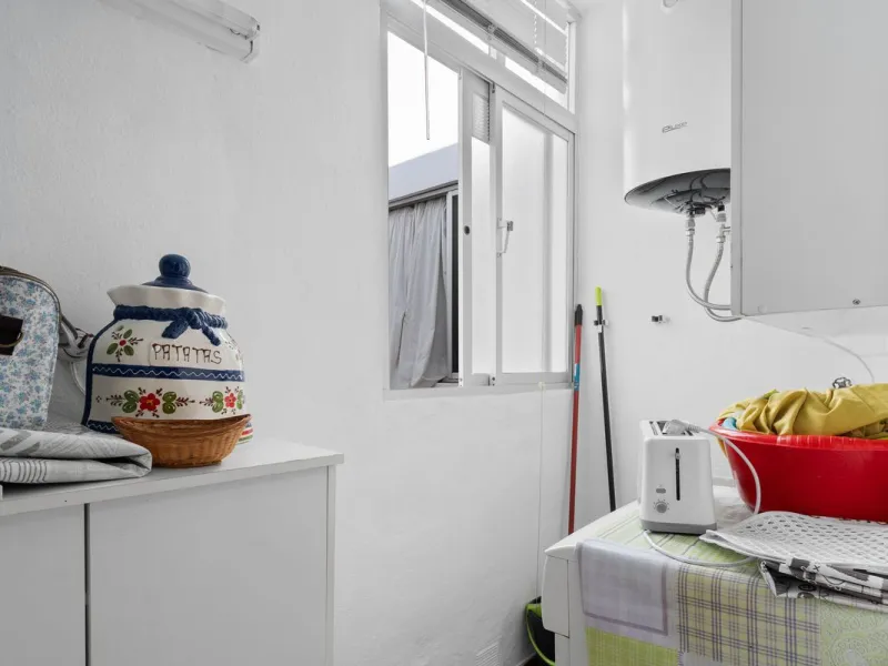 Apartment - Top Floor Apartment в продаже в Fuengirola, Málaga. В доме 3 спален и 1 ванных комнат. Площадь дома 87 м²