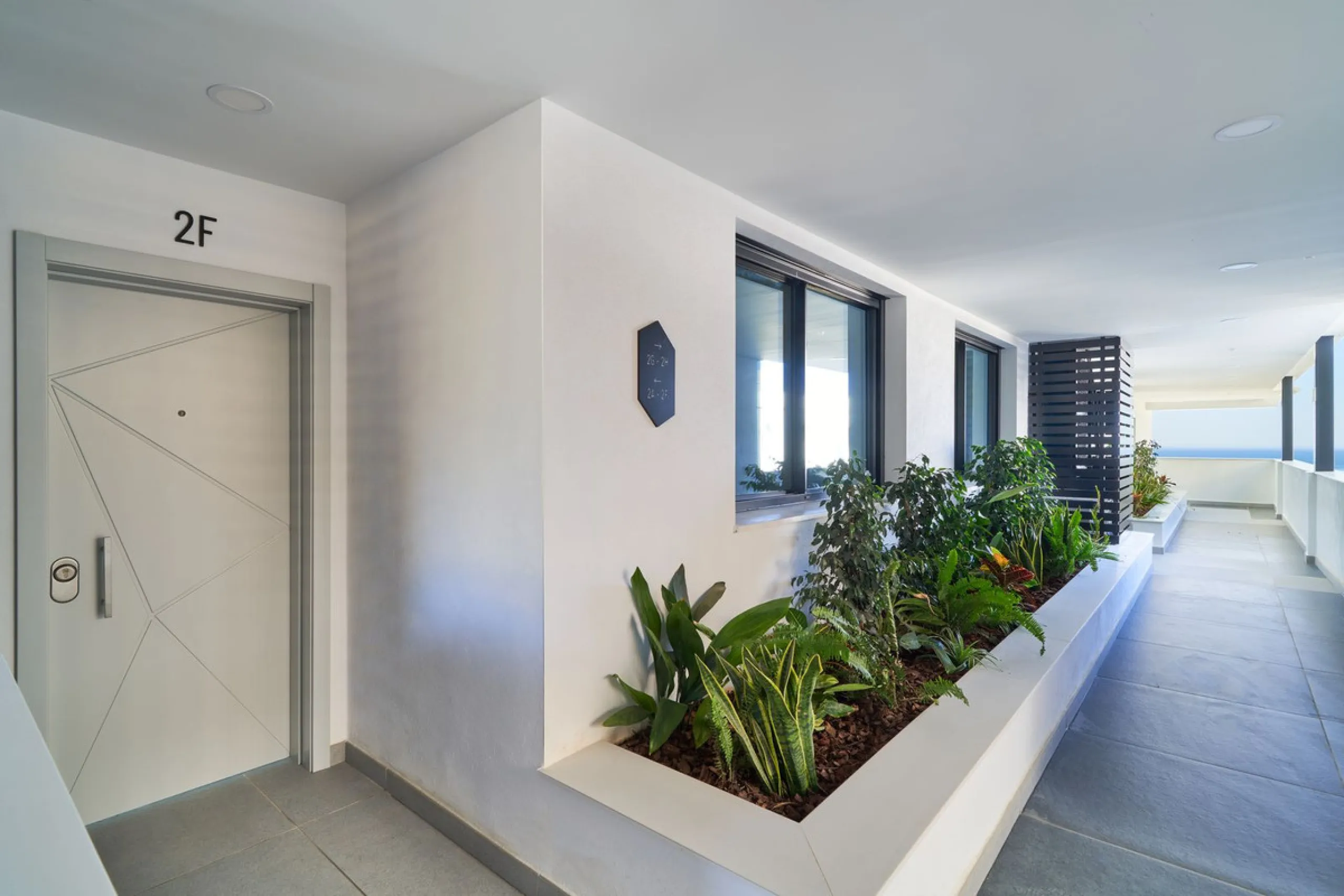 Now available: newly completed luxury residence in Reserva del Higuerón – ready for immediate viewing