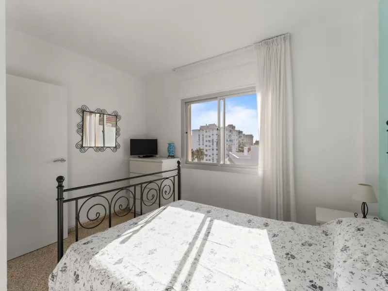 Apartment - Top Floor Apartment в продаже в Fuengirola, Málaga. В доме 3 спален и 1 ванных комнат. Площадь дома 87 м²