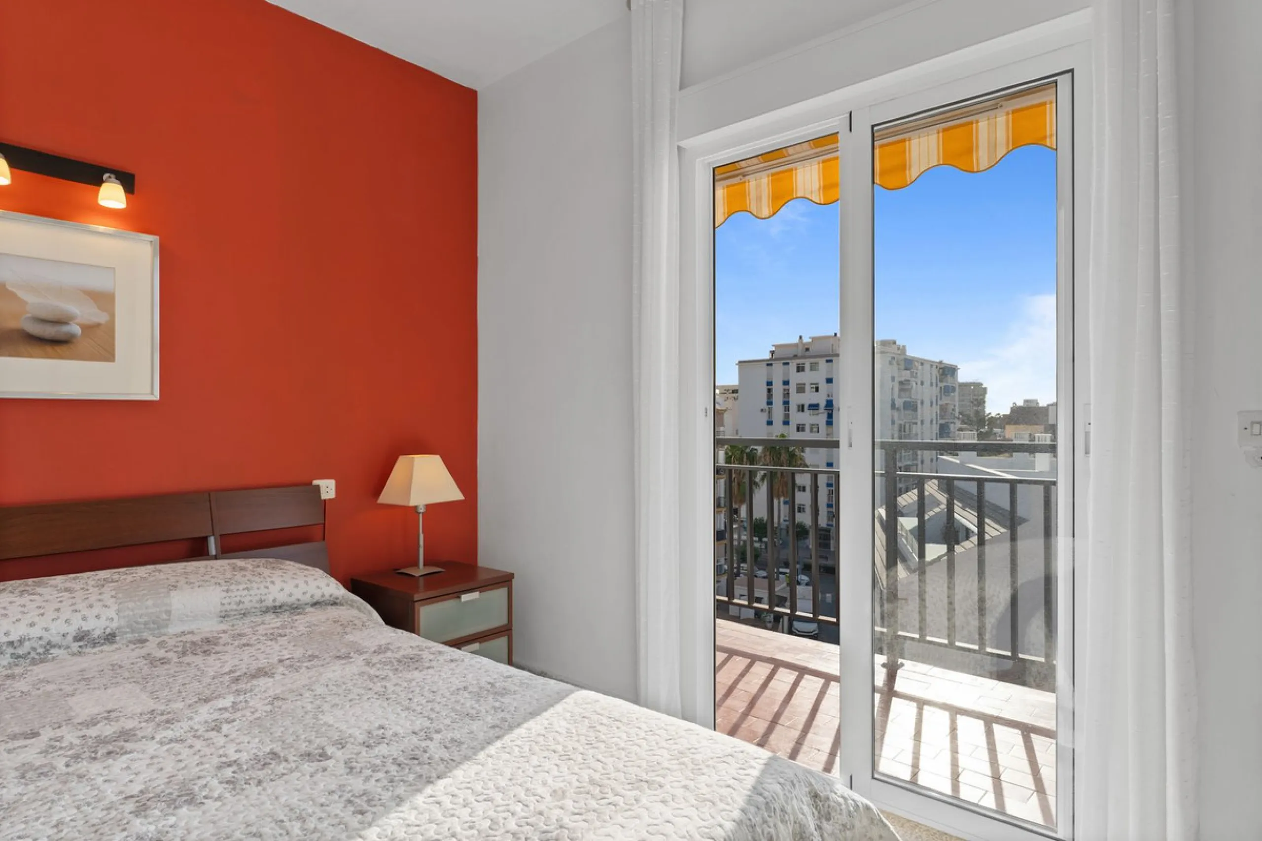 Apartment - Top Floor Apartment в продаже в Fuengirola, Málaga. В доме 3 спален и 1 ванных комнат. Площадь дома 87 м²