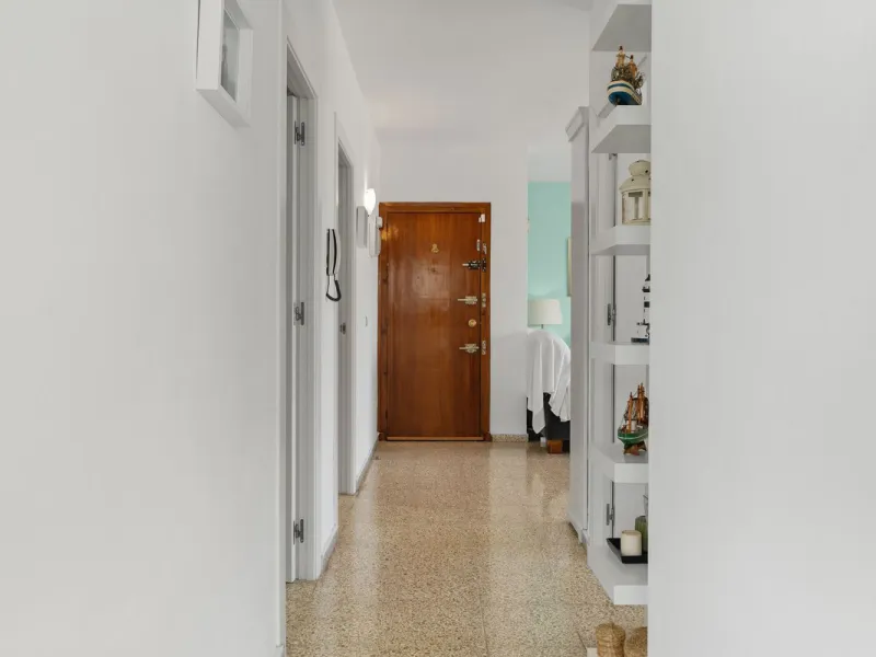 Apartment - Top Floor Apartment в продаже в Fuengirola, Málaga. В доме 3 спален и 1 ванных комнат. Площадь дома 87 м²