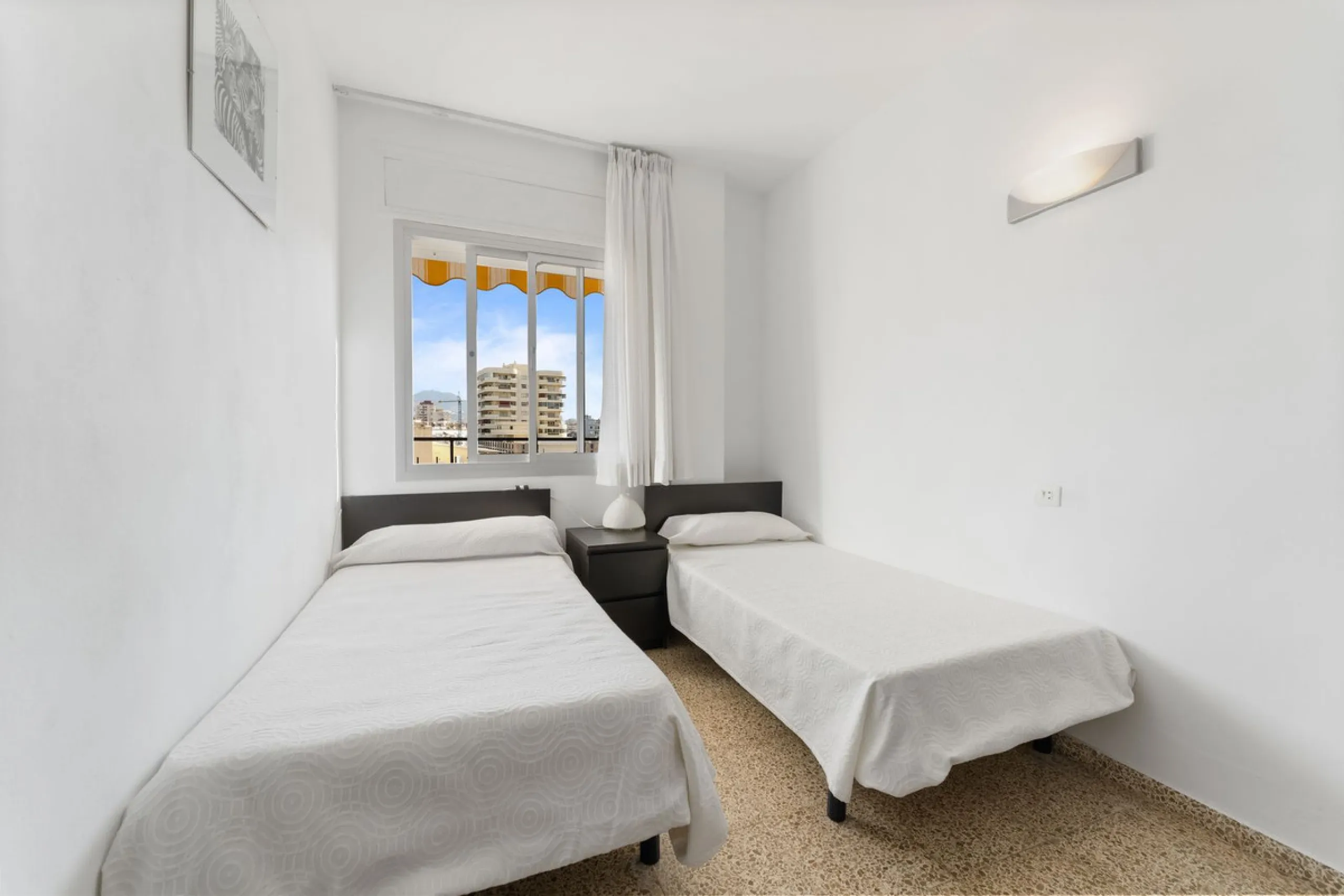Apartment - Top Floor Apartment в продаже в Fuengirola, Málaga. В доме 3 спален и 1 ванных комнат. Площадь дома 87 м²