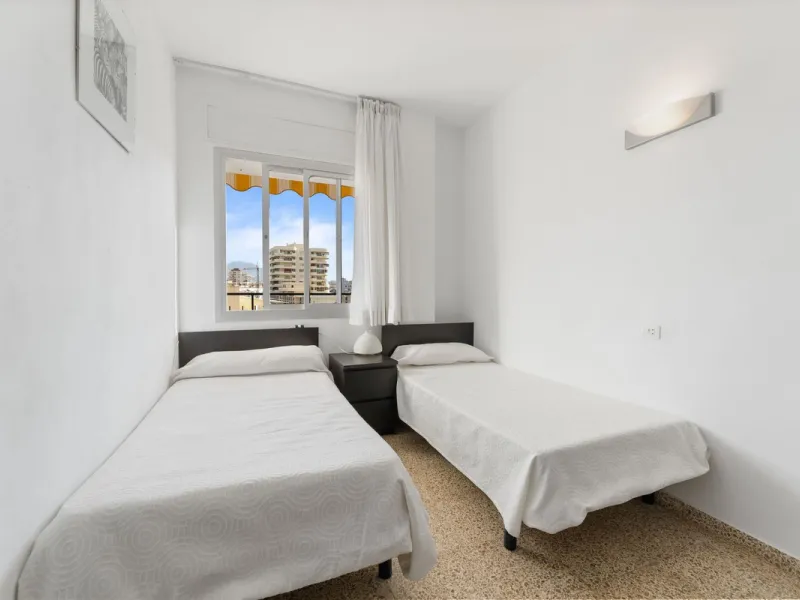 Apartment - Top Floor Apartment в продаже в Fuengirola, Málaga. В доме 3 спален и 1 ванных комнат. Площадь дома 87 м²
