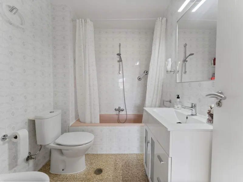 Apartment - Top Floor Apartment в продаже в Fuengirola, Málaga. В доме 3 спален и 1 ванных комнат. Площадь дома 87 м²