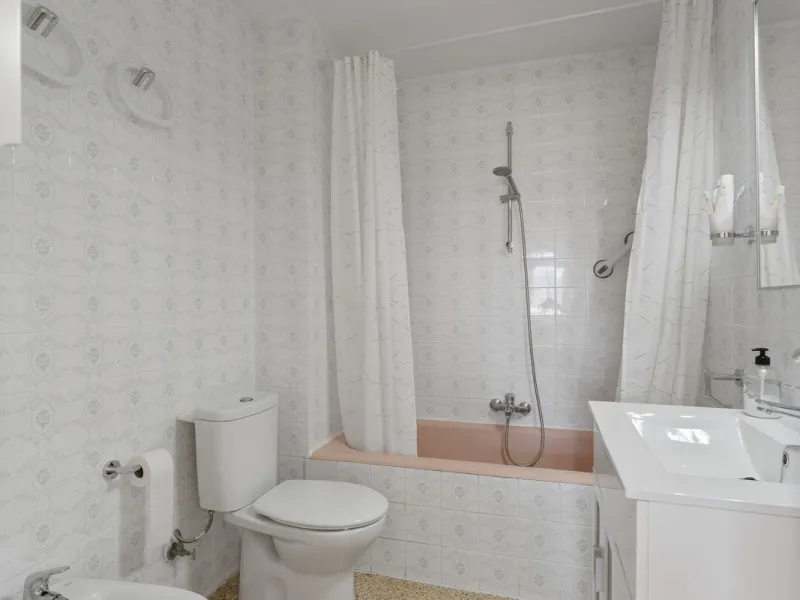 Apartment - Top Floor Apartment в продаже в Fuengirola, Málaga. В доме 3 спален и 1 ванных комнат. Площадь дома 87 м²